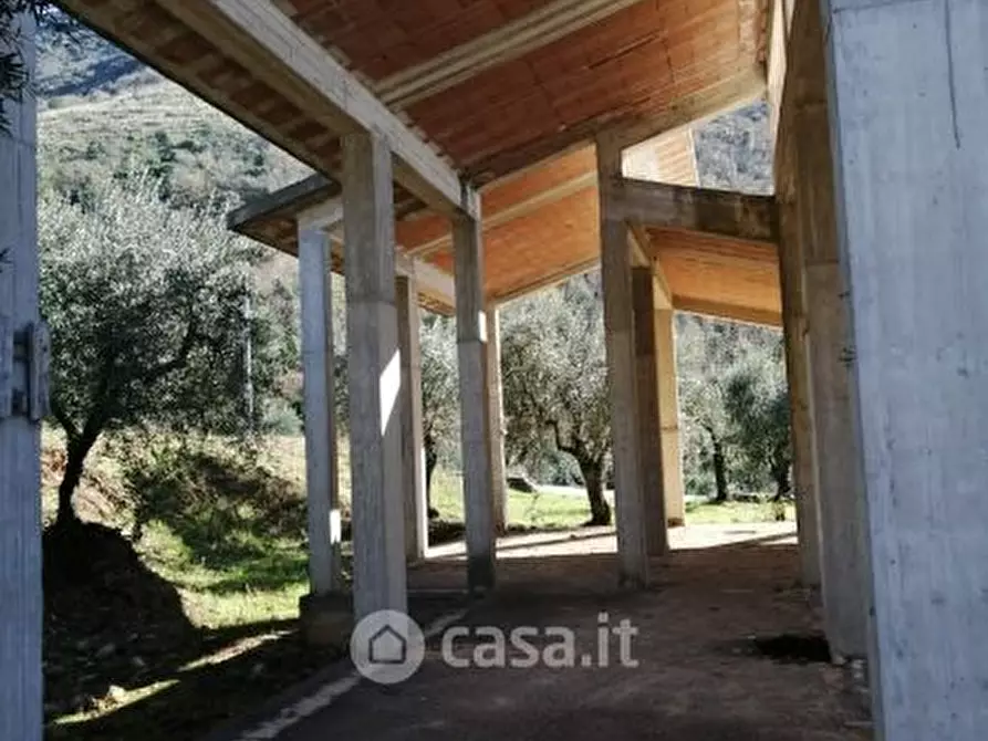 Immagine 1 di Rustico / casale in vendita  a Itri