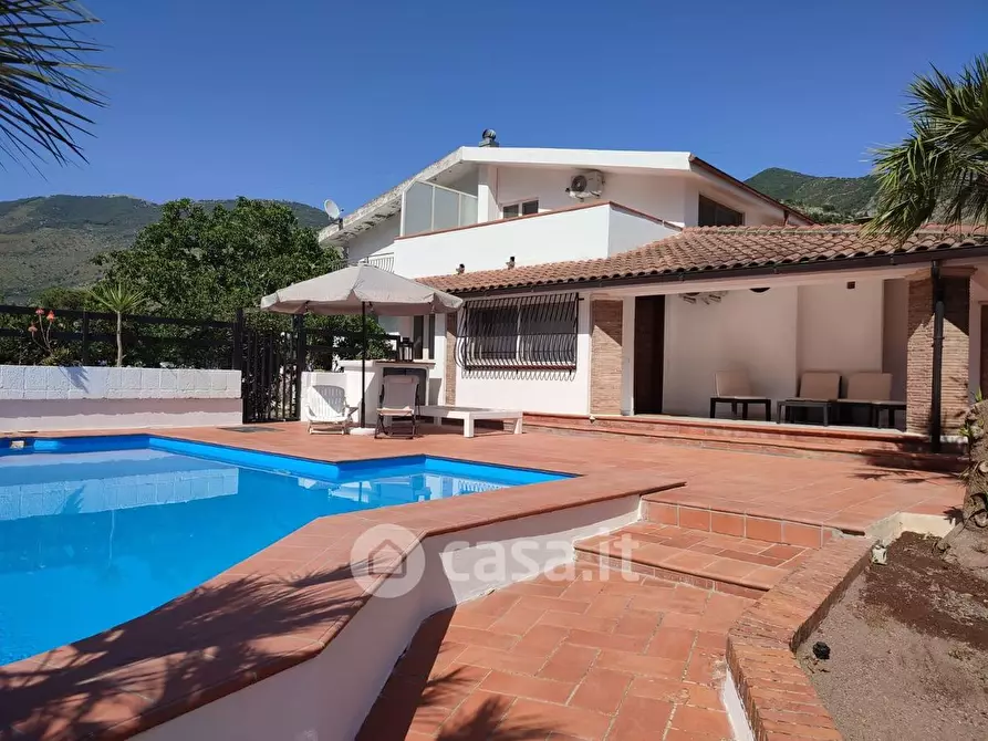 Immagine 2 di Villetta a schiera in vendita  in Contrada Raino a Itri