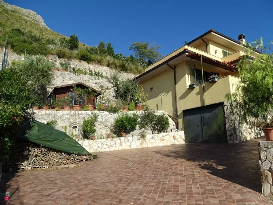 Immagine 1 di Villa in vendita  in Località San Giacomo a Itri