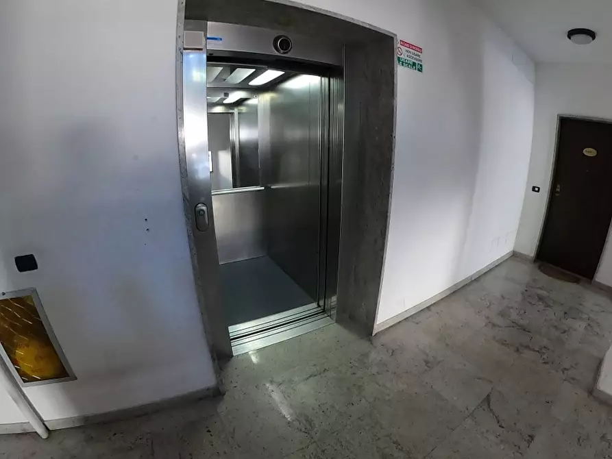 Immagine 6 di Appartamento in vendita  a Cosenza