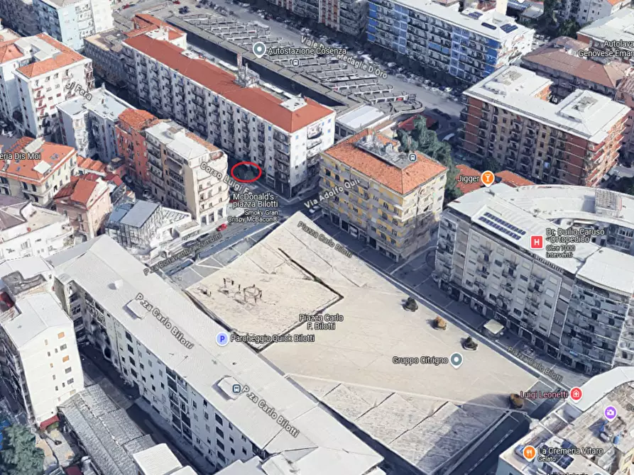 Immagine 1 di Locale commerciale in vendita  a Cosenza