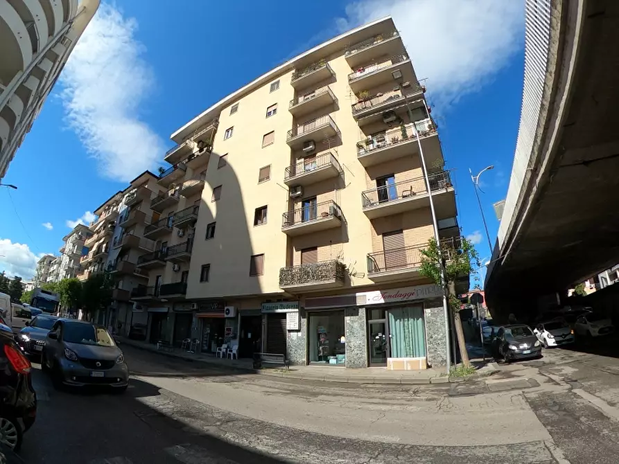 Immagine 1 di Appartamento in vendita  a Cosenza