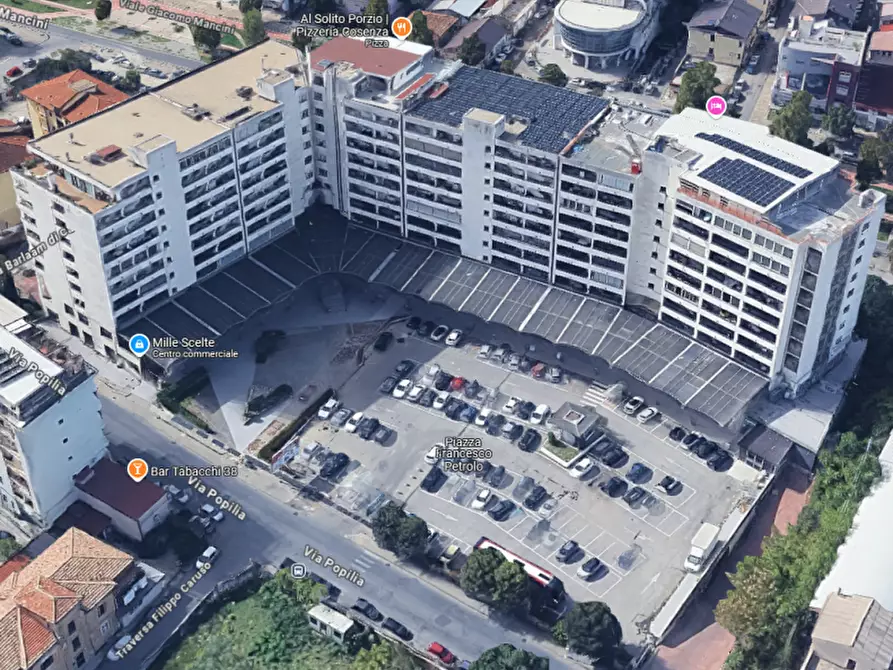 Immagine 1 di Garage in vendita  a Cosenza