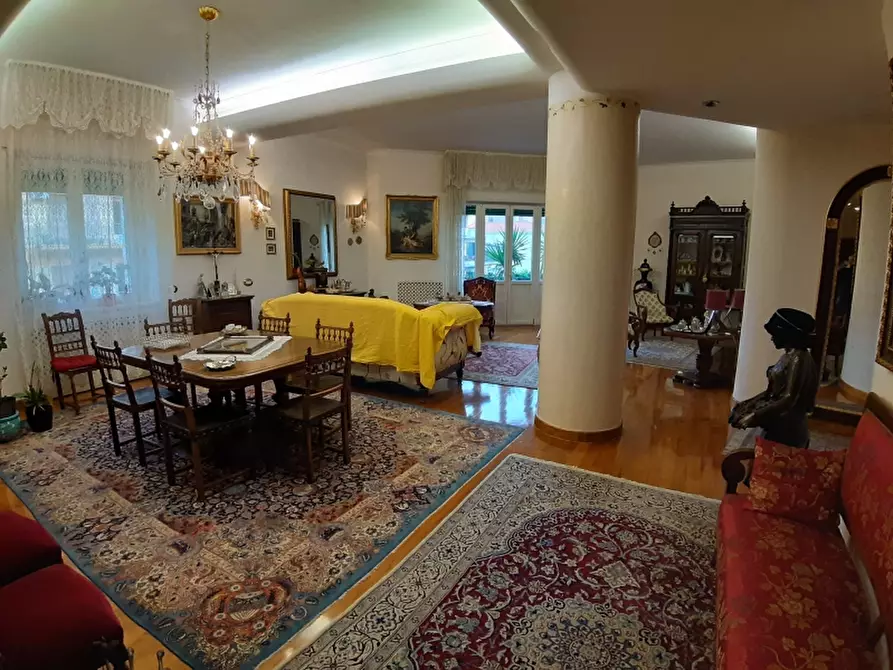 Immagine 7 di Appartamento in vendita  in Corso Giuseppe Mazzini 211 a Cosenza