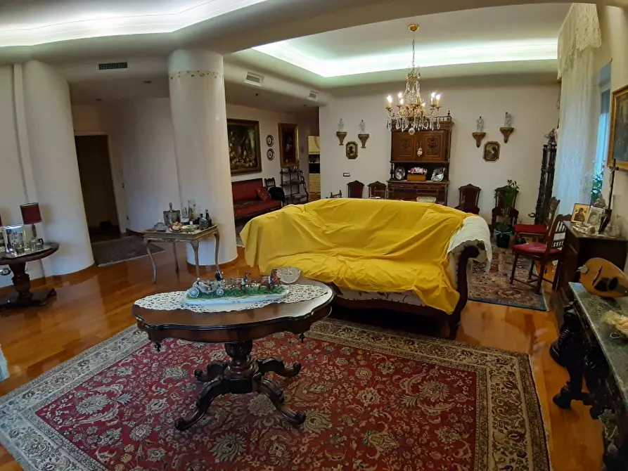 Immagine 5 di Appartamento in vendita  in Corso Giuseppe Mazzini 211 a Cosenza