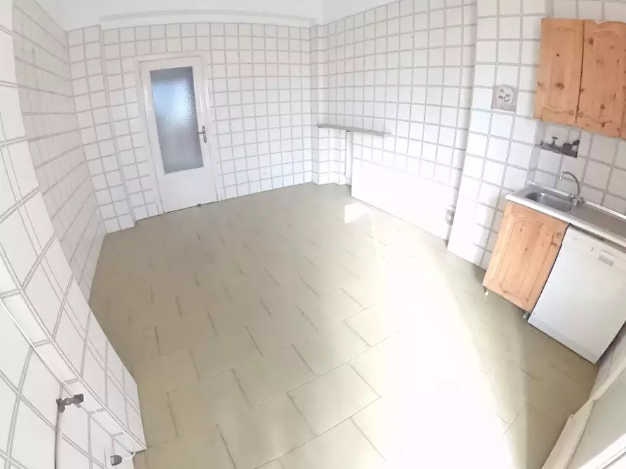 Immagine 16 di Appartamento in vendita  a Cosenza