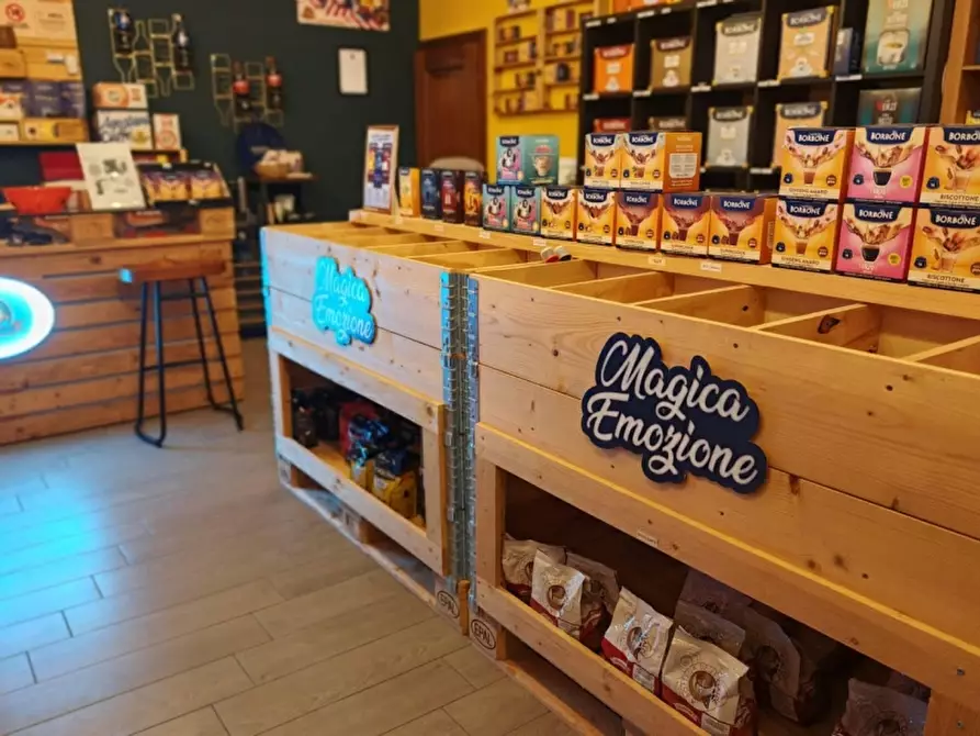 Immagine 1 di Attività commerciale in vendita  in VIALE DELLE NAZIONI 10 a Mantova