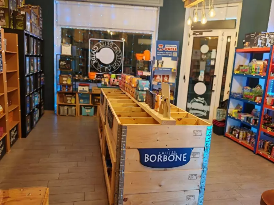 Immagine 7 di Attività commerciale in vendita  in VIALE DELLE NAZIONI 10 a Mantova