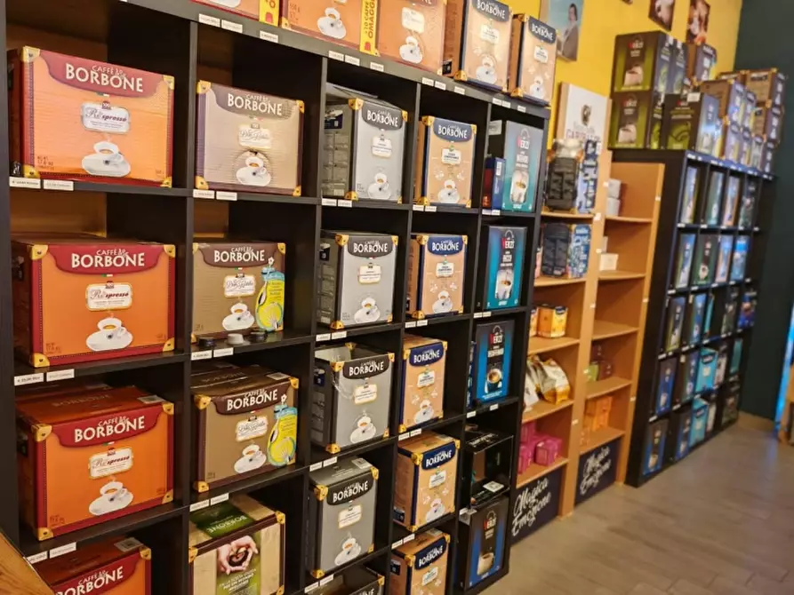 Immagine 8 di Attività commerciale in vendita  in VIALE DELLE NAZIONI 10 a Mantova