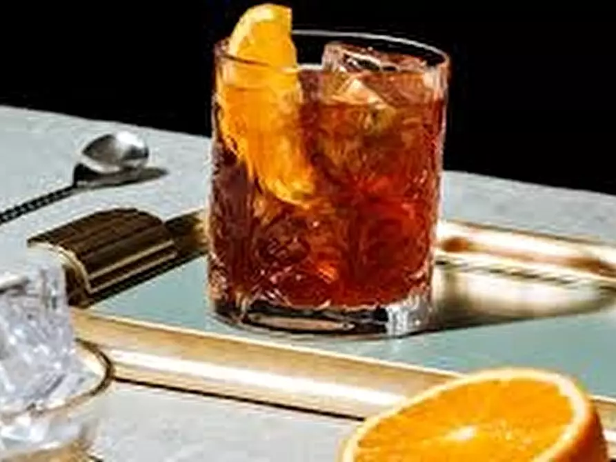 Immagine 1 di Bar / Ristorante in vendita  in via Roma 1 a Mantova