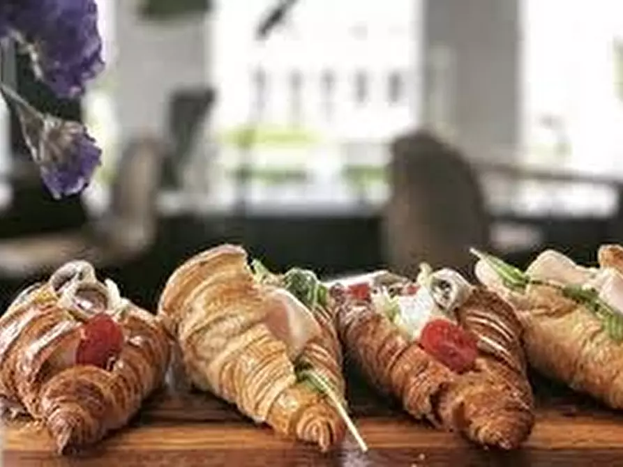 Immagine 5 di Bar / Ristorante in vendita  in VIA ROMA a Verona