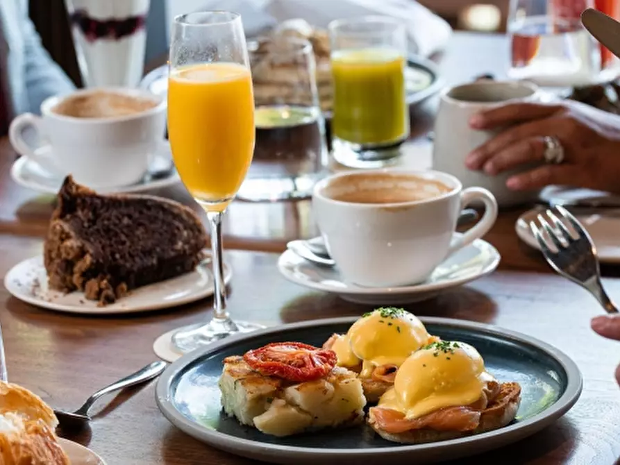 Immagine 1 di Bar / Ristorante in vendita  in via Roma a Peschiera Del Garda