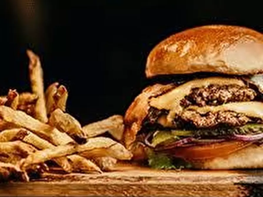 Immagine 6 di Attività commerciale in vendita  in VIALE ROMA 1 a Lazise