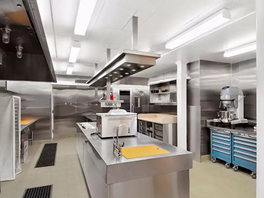 Immagine 3 di Bar / Ristorante in vendita  in VIA ROMA 1 a Verona