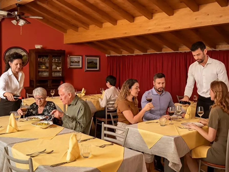Immagine 5 di Bar / Ristorante in vendita  in VIA rOMA 1 a Verona