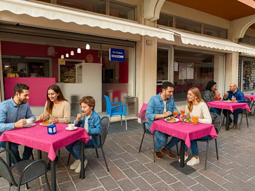 Immagine 3 di Bar / Ristorante in vendita  in viale delle Nazioni 10 a Bussolengo