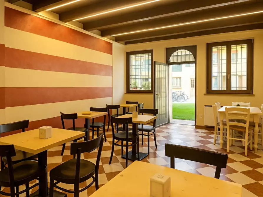 Immagine 4 di Bar / Ristorante in vendita  in VIA ROMA 1 a Villafranca Di Verona