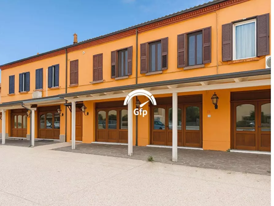 Immagine 11 di Bar / Ristorante in affitto  in VIA ROMA 1 a Mantova