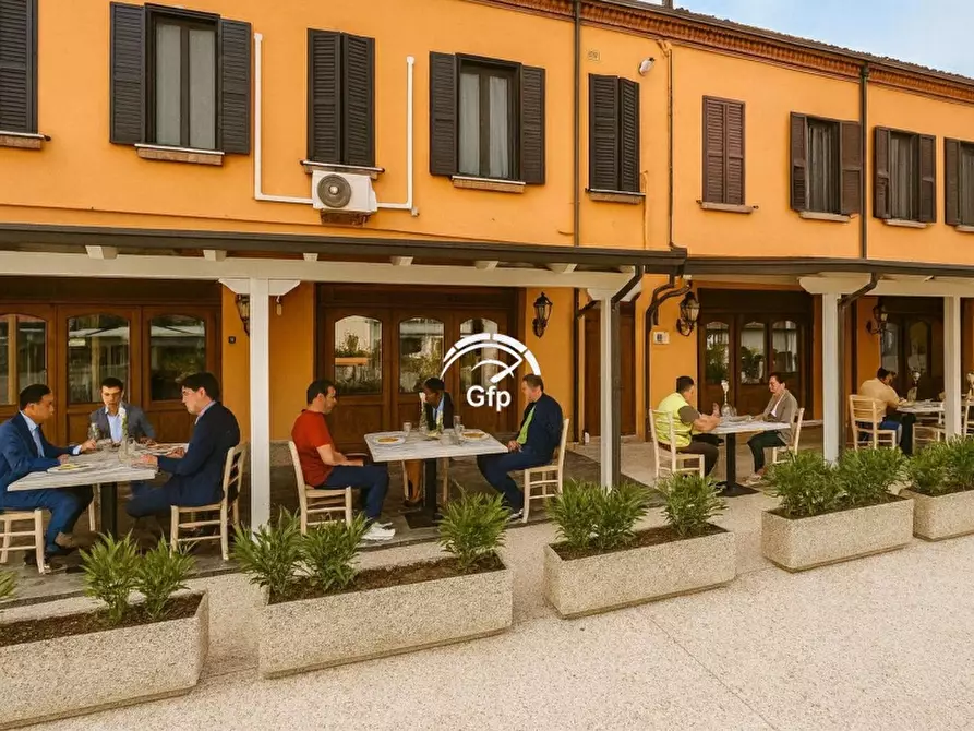 Immagine 1 di Bar / Ristorante in affitto  in VIA ROMA 1 a Mantova