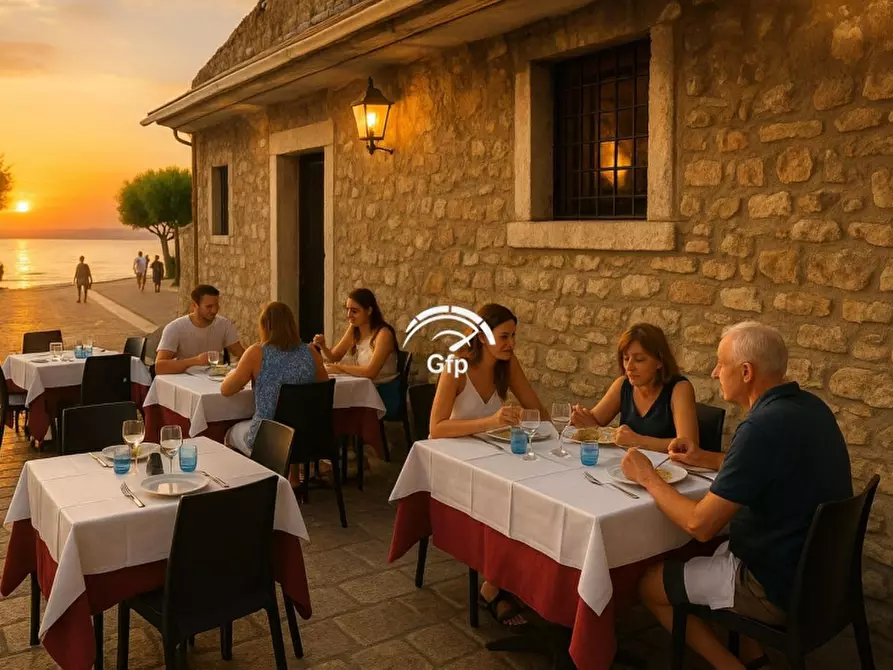 Immagine 1 di Bar / Ristorante in vendita  in VIA MATTEOTTI a Lazise