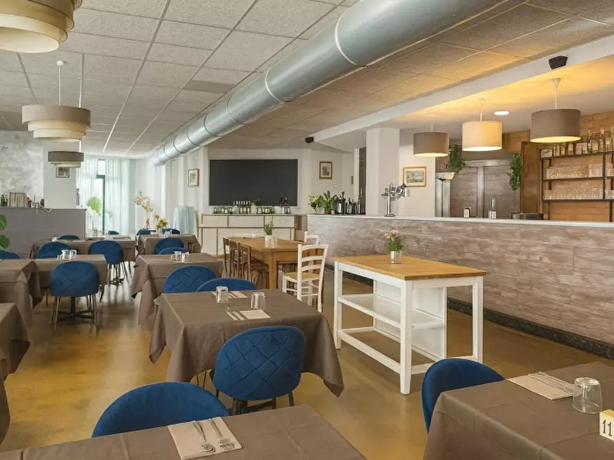 Immagine 1 di Bar / Ristorante in vendita  in VIA ROMA 1 a Verona