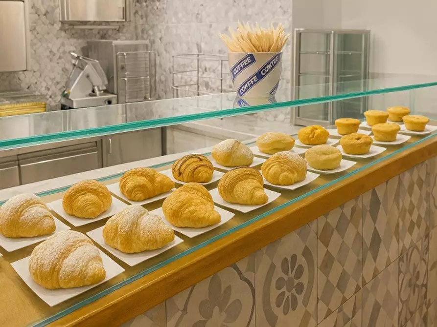 Immagine 7 di Bar / Ristorante in vendita  in VIALE DELLE NAZIONI 10 a Verona