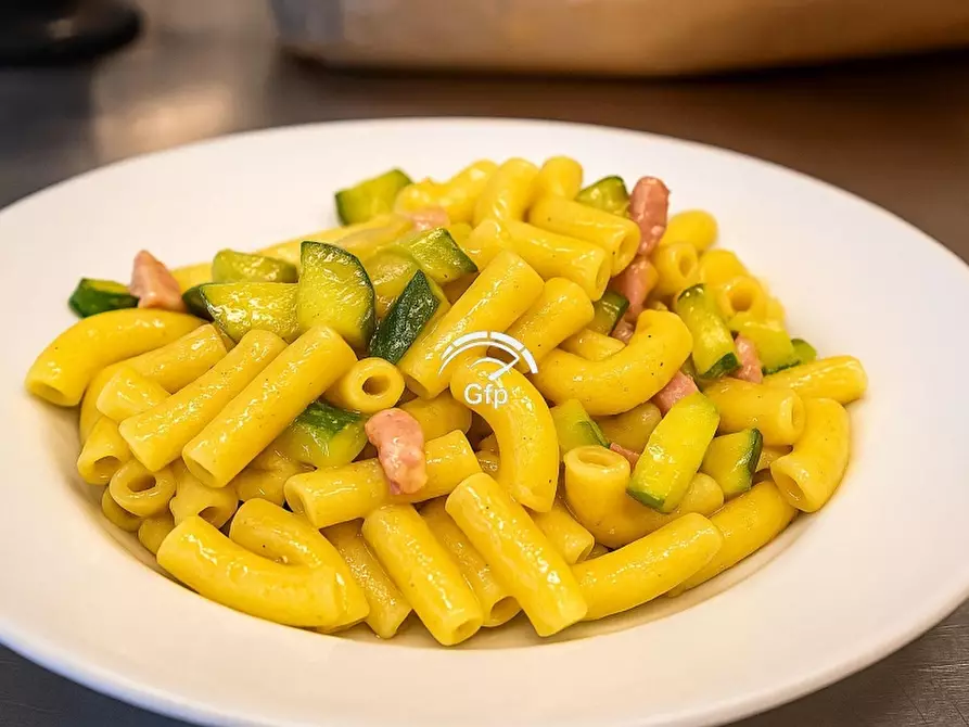 Immagine 1 di Bar / Ristorante in vendita  in VIALE DELLE NAZIONI 10 a Verona