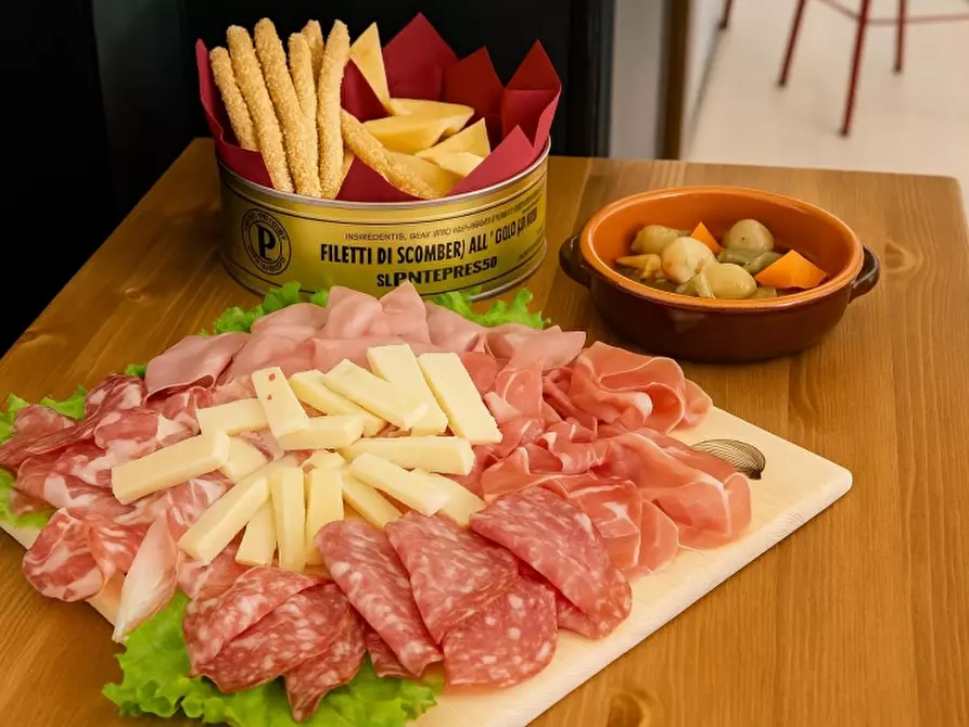 Immagine 12 di Bar / Ristorante in vendita  in VIALE DELLE NAZIONI 10 a Verona