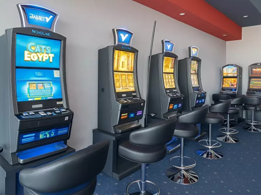 Immagine 1 di Bar / Ristorante in vendita  in VIALE DELLE NAZIONI 10 a Bussolengo