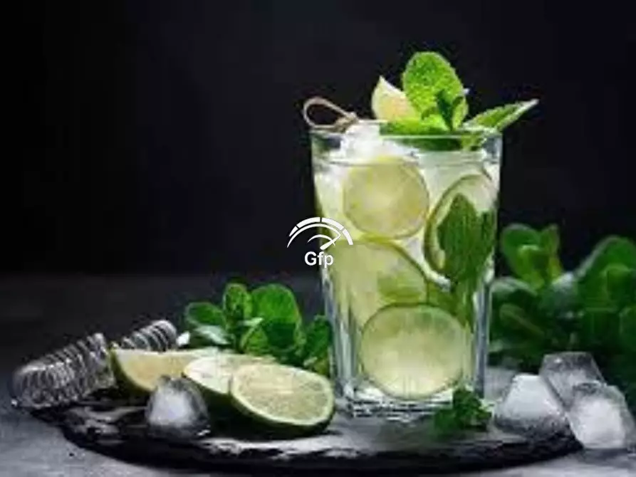 Immagine 4 di Bar / Ristorante in vendita  in VIA ROMA 1 a Peschiera Del Garda