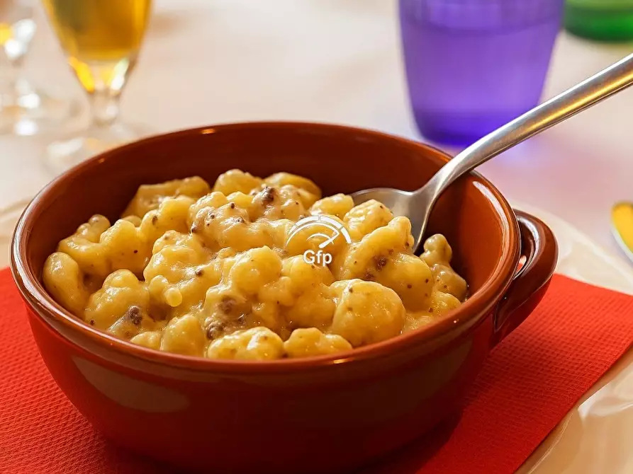 Immagine 7 di Bar / Ristorante in vendita  in VIA ROMA 1 a Sant'anna D'alfaedo