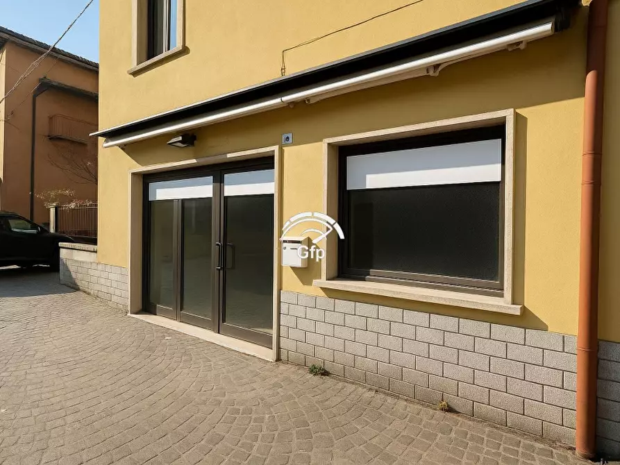 Immagine 5 di Attività commerciale in affitto  in VIALE DELLE NAZIONI 10 a Lazise