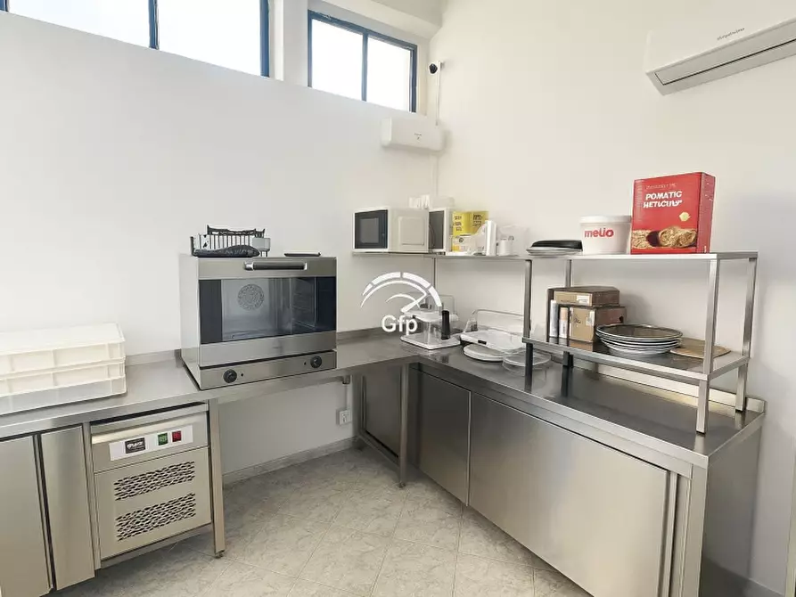 Immagine 4 di Bar / Ristorante in vendita  in VIA ROMA 1 a Montichiari