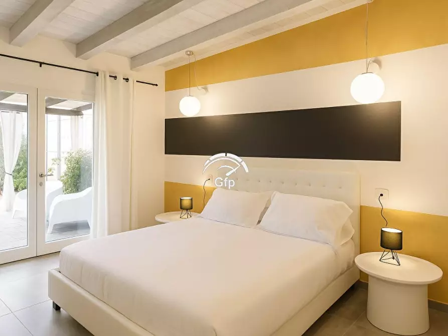 Immagine 10 di Attività commerciale in vendita  in via roma 10 a Verona