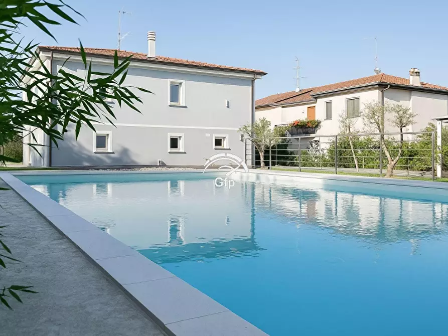 Immagine 18 di Attività commerciale in vendita  in via roma 10 a Verona