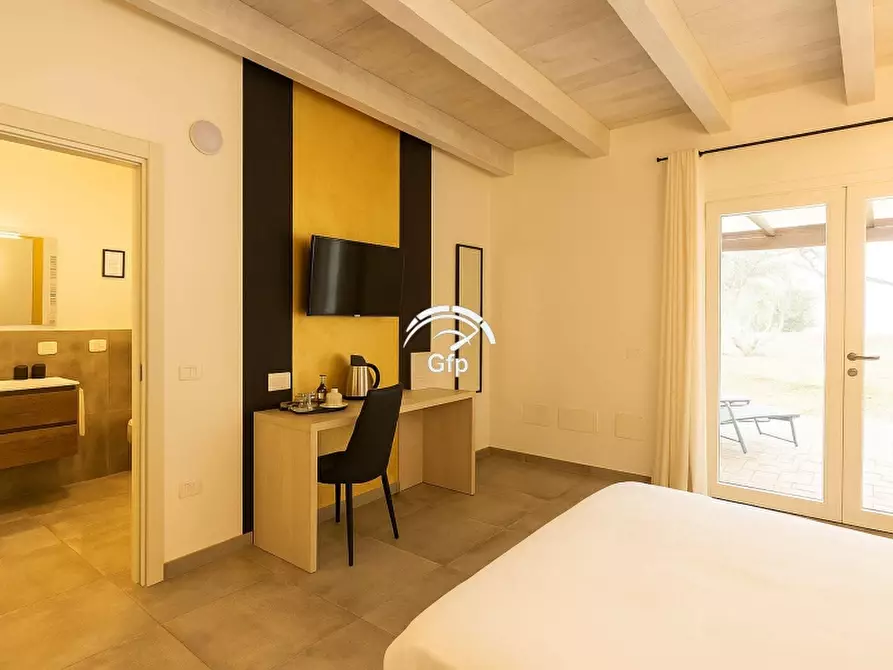 Immagine 5 di Attività commerciale in vendita  in via roma 10 a Verona