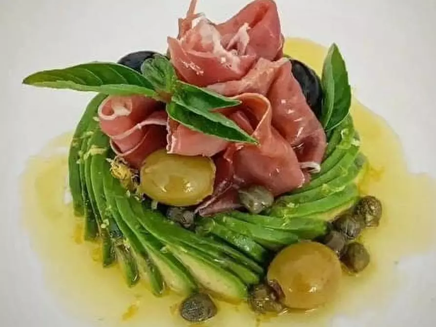 Immagine 7 di Bar / Ristorante in vendita  in viale delle Nazioni 10 a Peschiera Del Garda