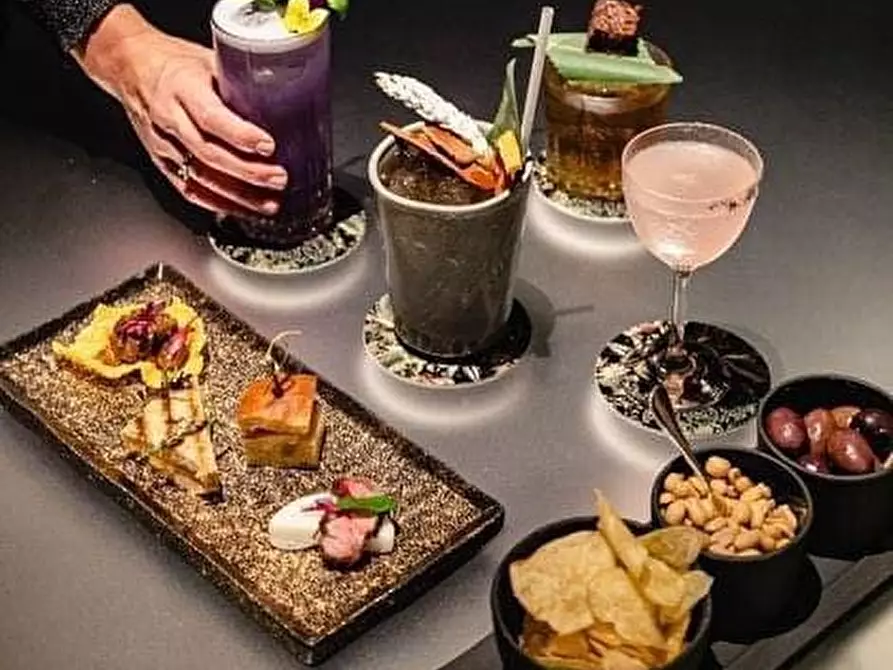 Immagine 11 di Bar / Ristorante in vendita  in viale delle Nazioni 10 a Peschiera Del Garda