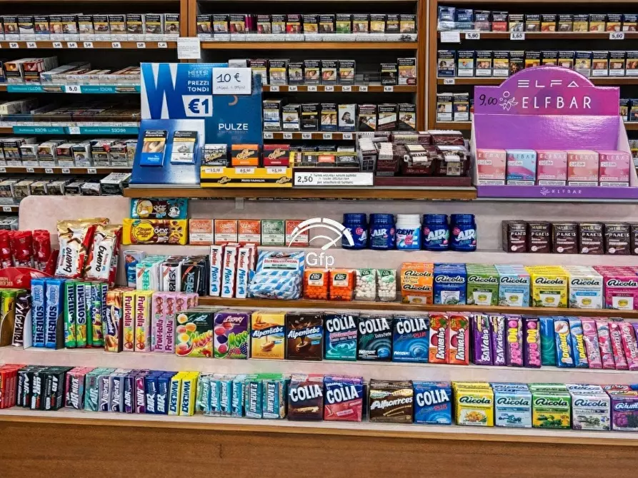 Immagine 3 di Attività commerciale in vendita  in VIA ROMA 5 a Suzzara