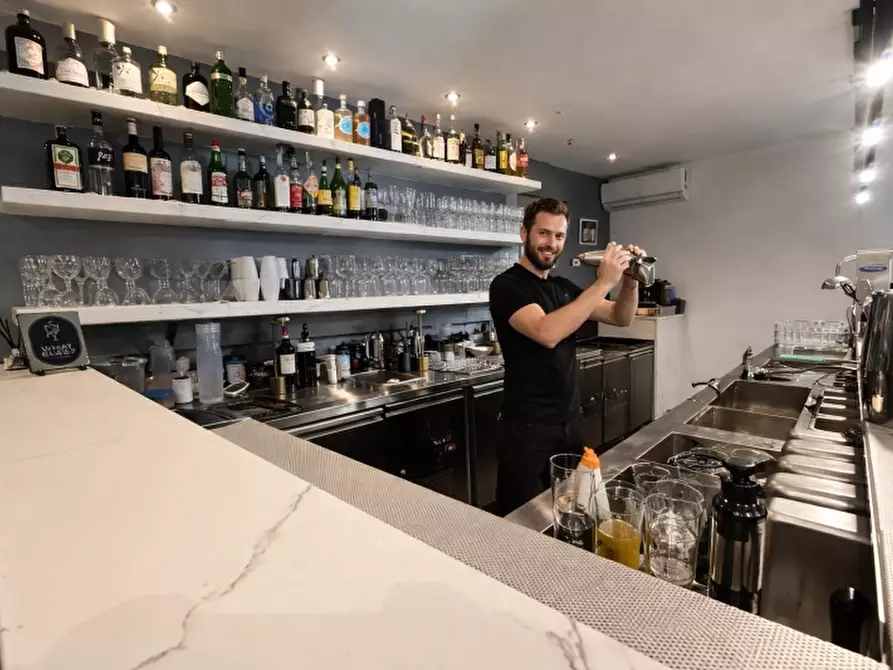 Immagine 3 di Bar / Ristorante in vendita  in VIA ROMA 33 a Bardolino