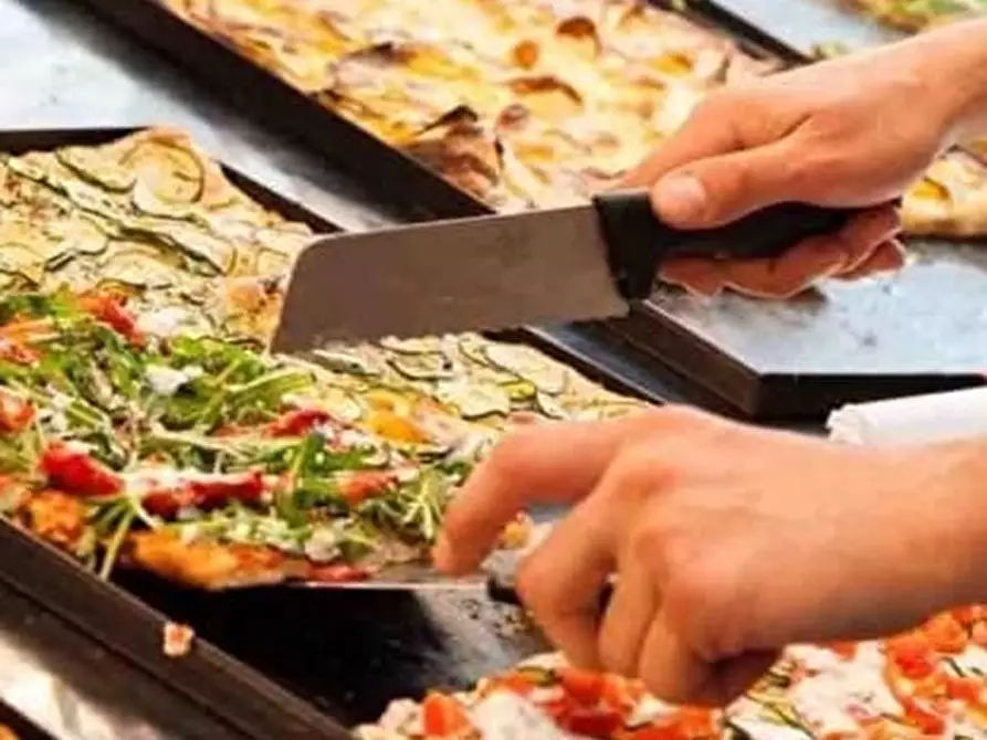 Immagine 5 di Pizzeria / Pub in vendita  in VIA MANTOVA 57 a Bardolino