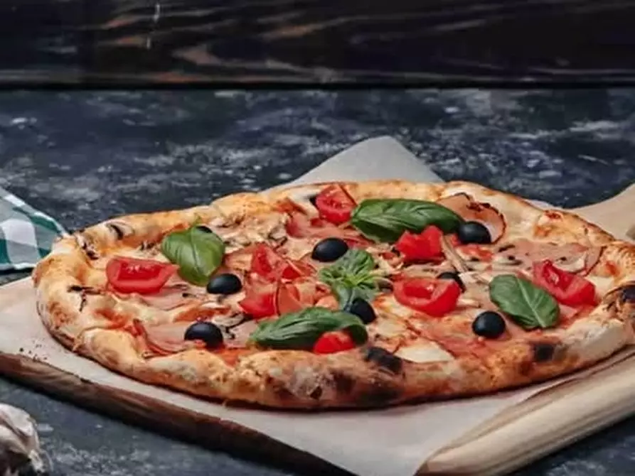 Immagine 3 di Pizzeria / Pub in vendita  in VIA MANTOVA 57 a Bardolino