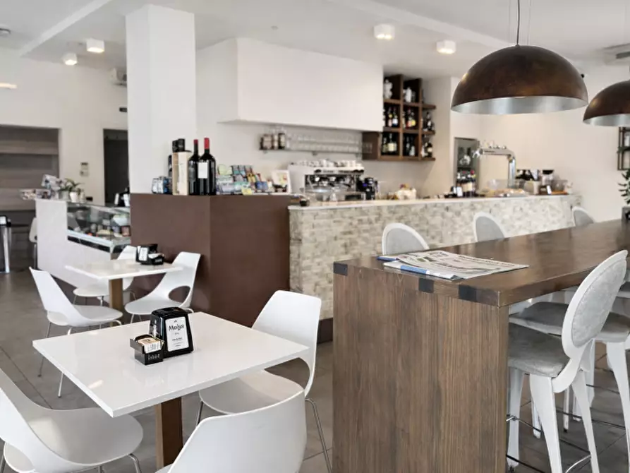 Immagine 3 di Bar / Ristorante in vendita  in VIA ROMA 162 a Verona