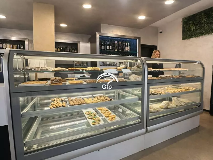 Immagine 7 di Bar / Ristorante in vendita  in VIA ROMA 33 a Peschiera Del Garda