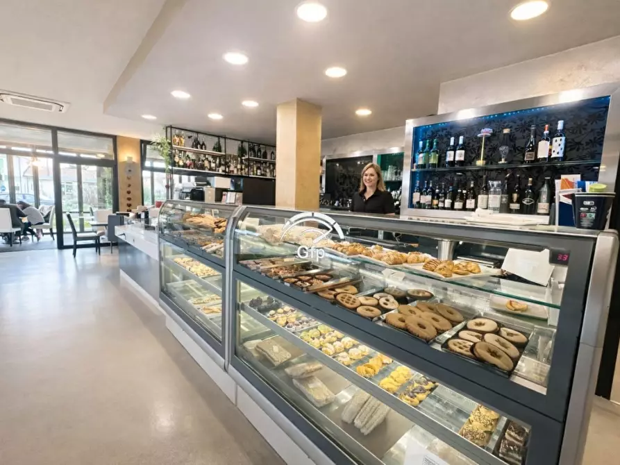 Immagine 1 di Bar / Ristorante in vendita  in VIA ROMA 33 a Peschiera Del Garda