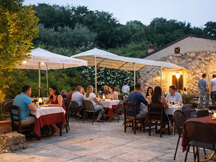 Immagine 2 di Bar / Ristorante in vendita  in VIALE DELLE NAZIONI 10 a Bardolino