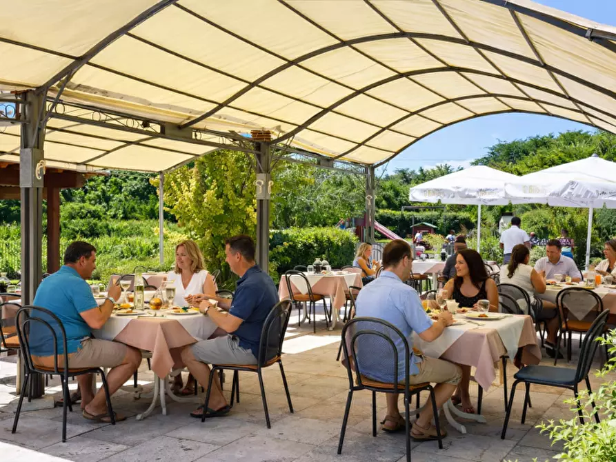 Immagine 5 di Bar / Ristorante in vendita  in VIALE DELLE NAZIONI 10 a Bardolino