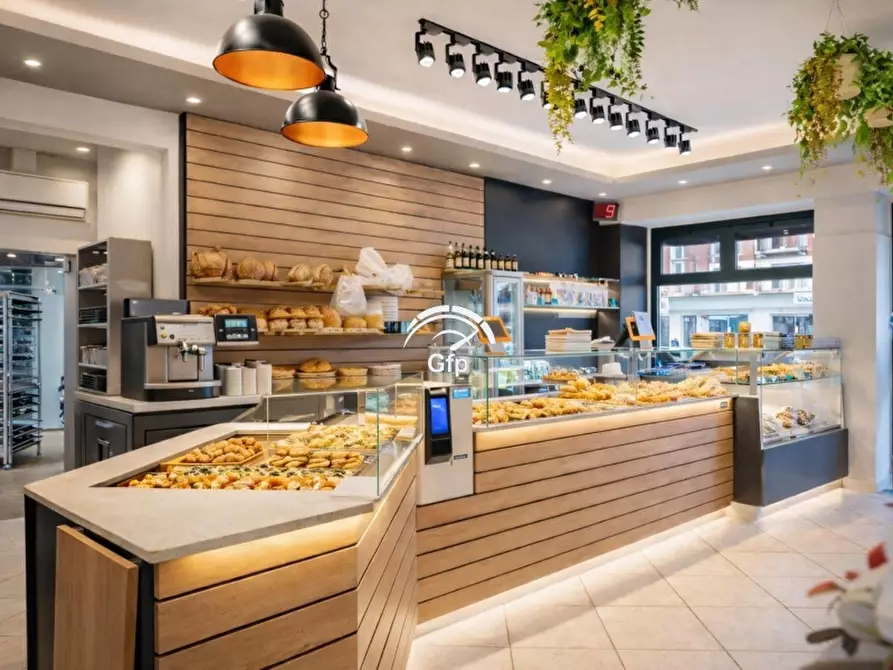 Immagine 10 di Attività commerciale in vendita  in VIA MARZO 10 a Verona