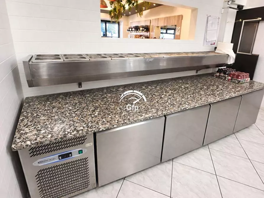Immagine 15 di Attività commerciale in vendita  in VIA MARZO 10 a Verona