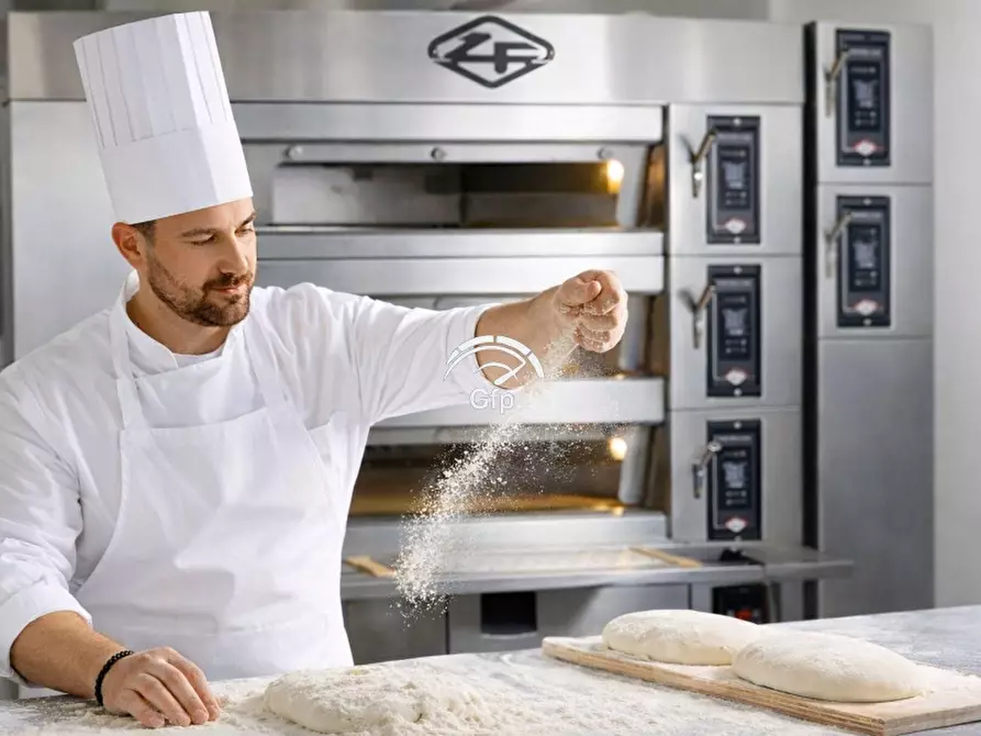 Immagine 3 di Attività commerciale in vendita  in VIA MARZO 10 a Verona